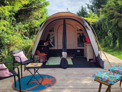 Mei 25, Tunneltent ingericht voor verhuur!